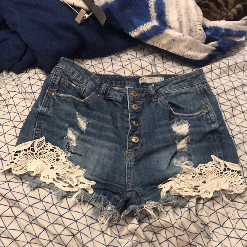 Lace bottom high waisted jean shorts